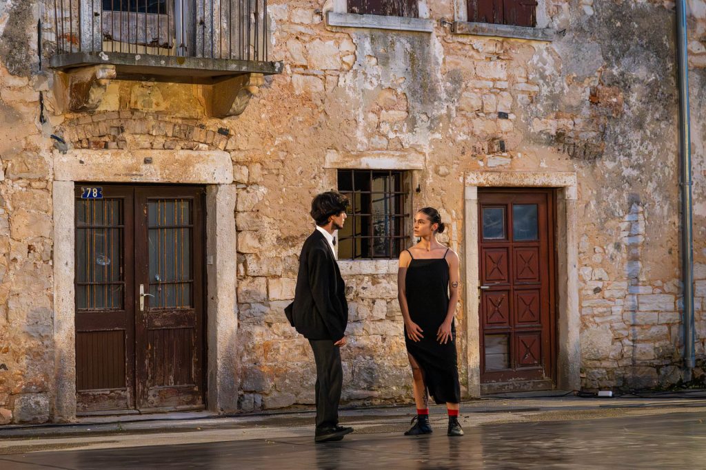 Dance and Nonverbal Theatre Festival celebrates 25 years Helena and Paris - Entree a Dos